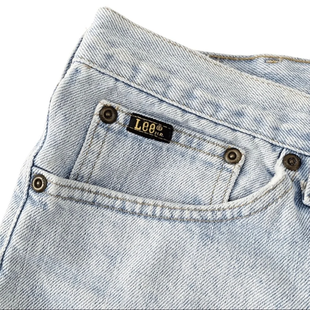 Vintage 90s Lee High Rise Loose Fit Bermuda Mom Shorts Light Wash Faded Denim XL